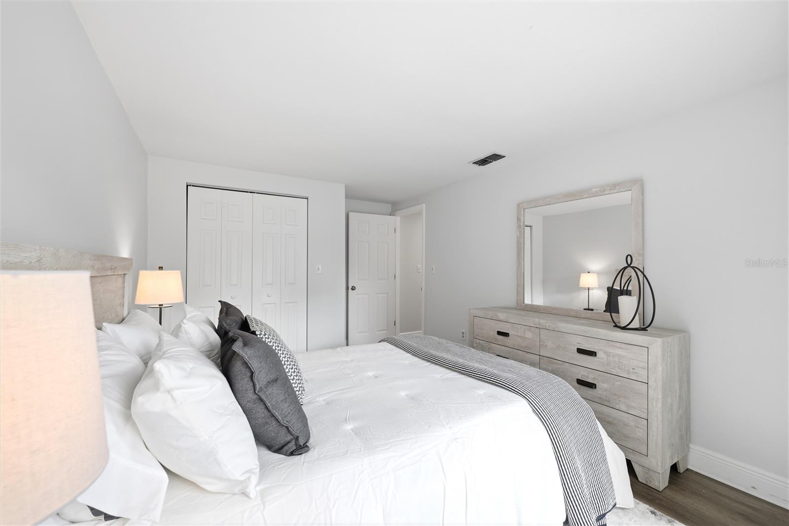 SPANISH OAKS - Residential