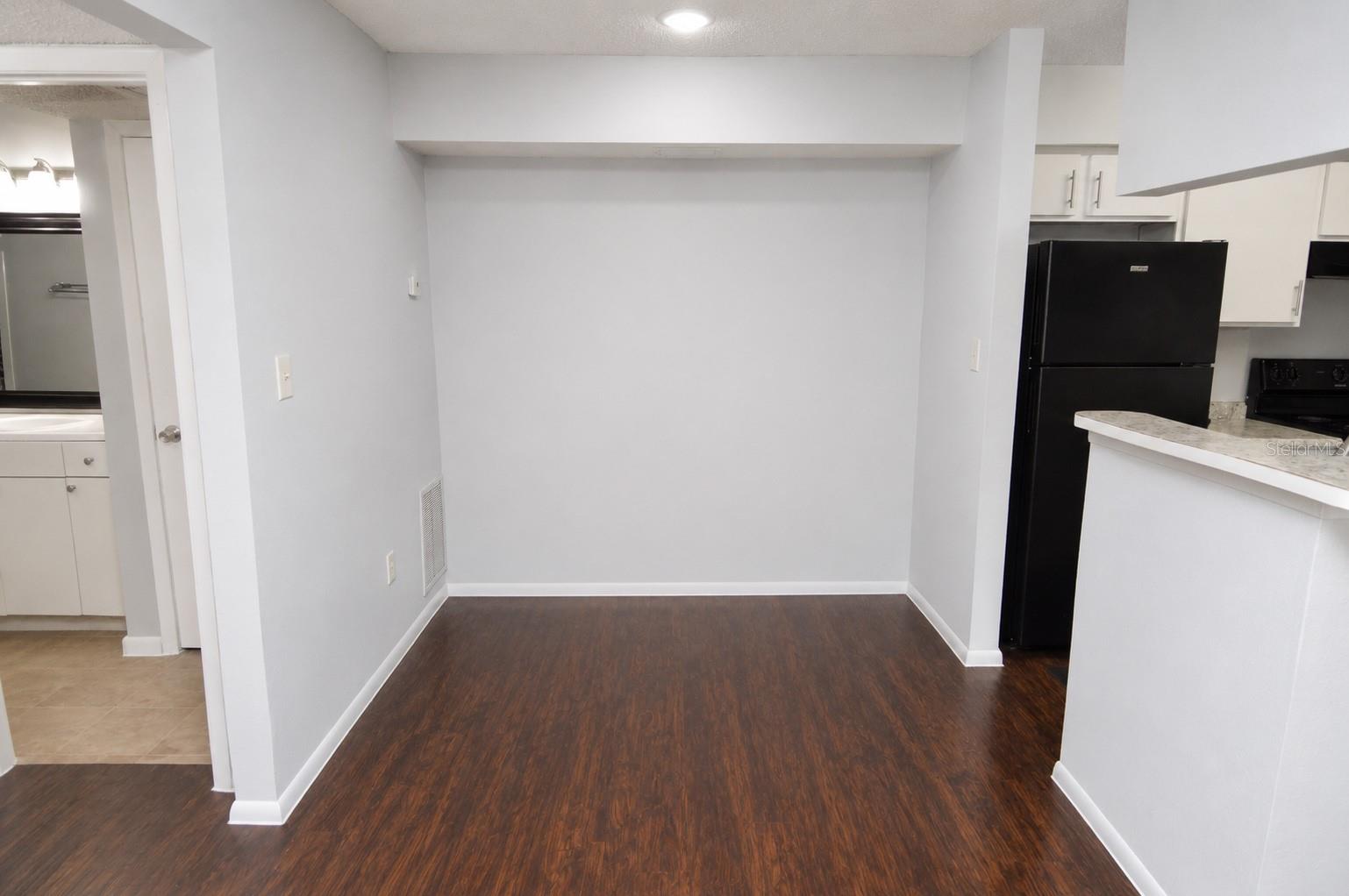 THE GRAND RESERVE CONDO - Residential Lease