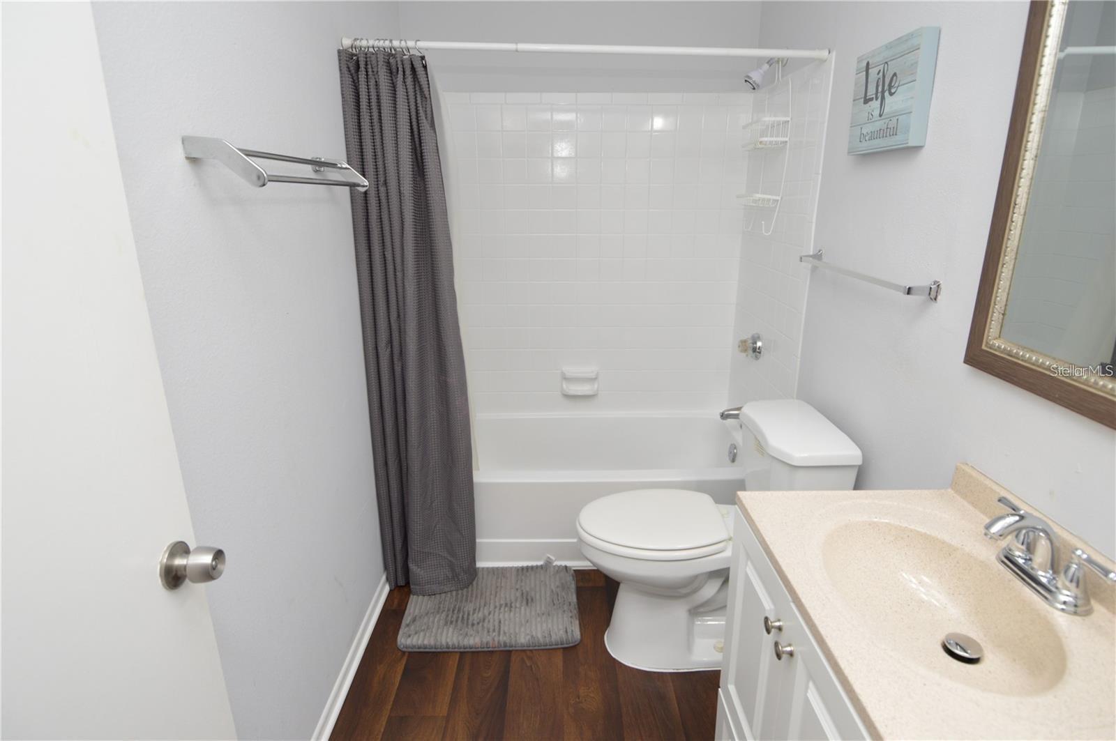 THE GRAND RESERVE CONDO - Residential Lease