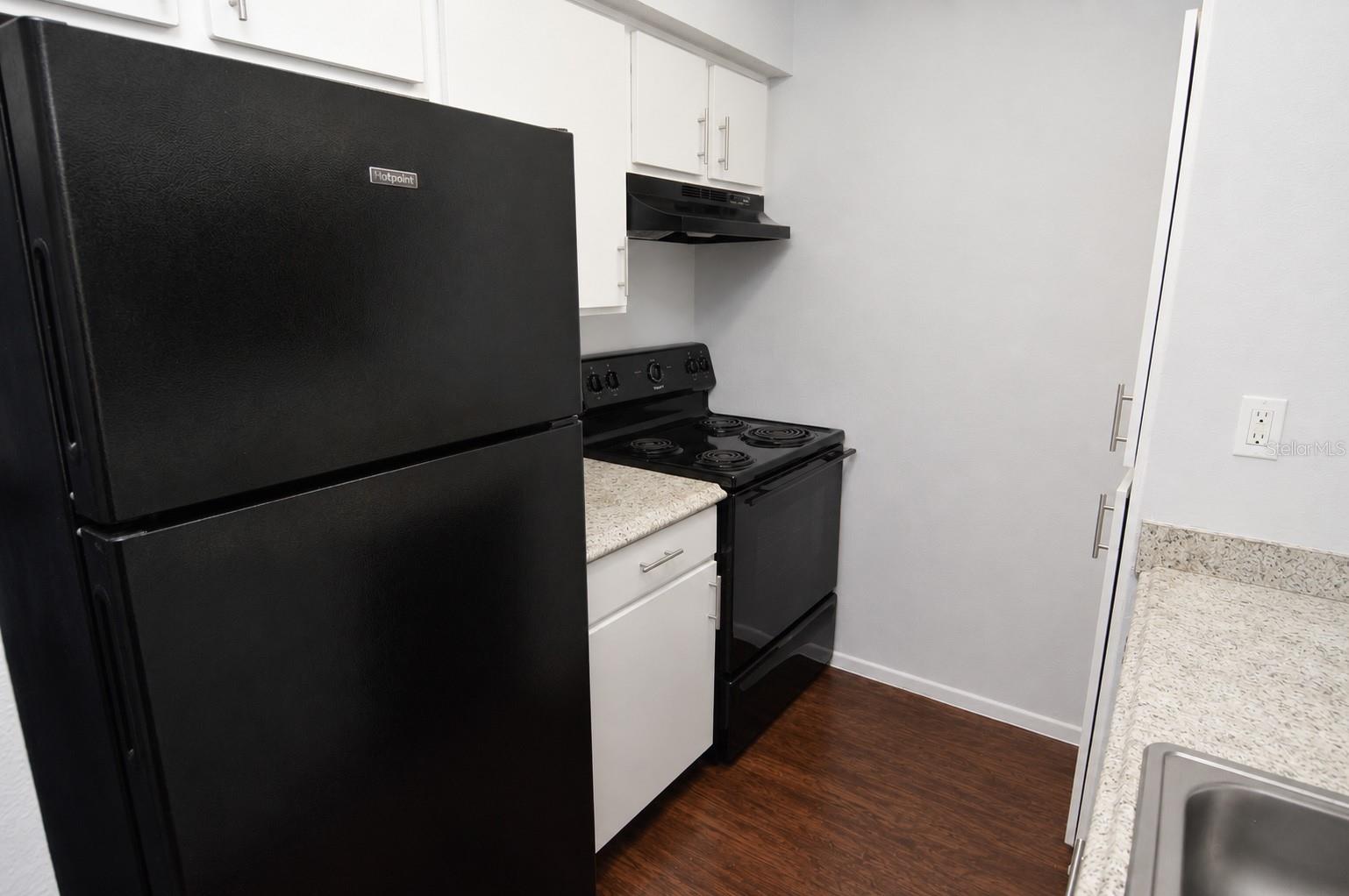 THE GRAND RESERVE CONDO - Residential Lease