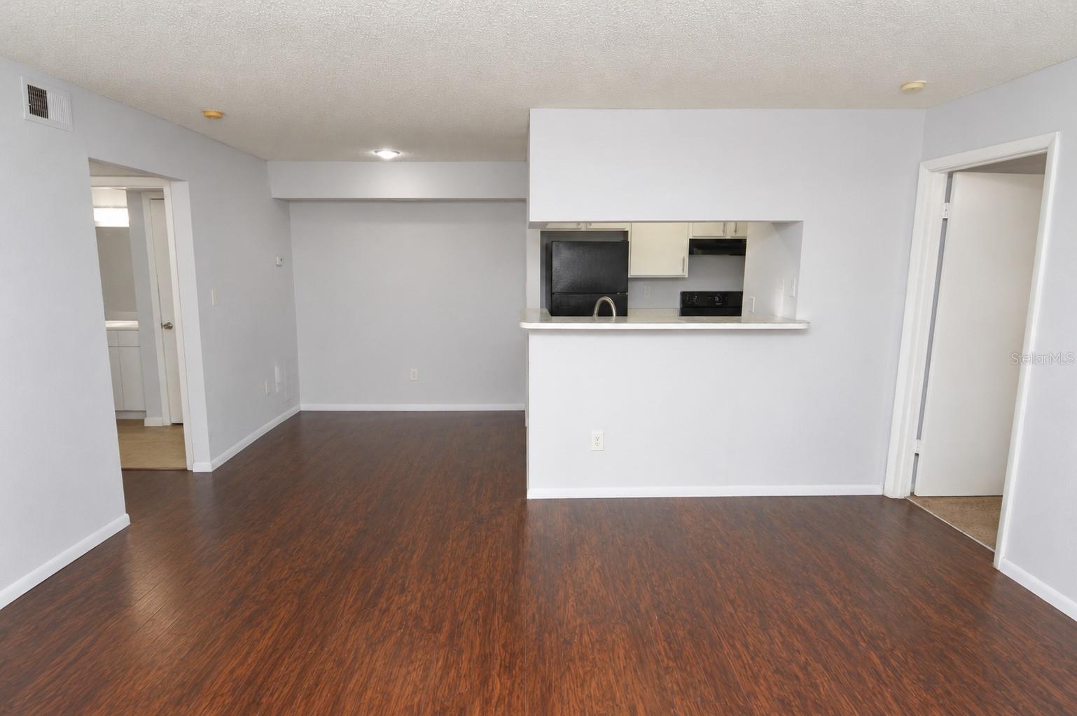 THE GRAND RESERVE CONDO - Residential Lease