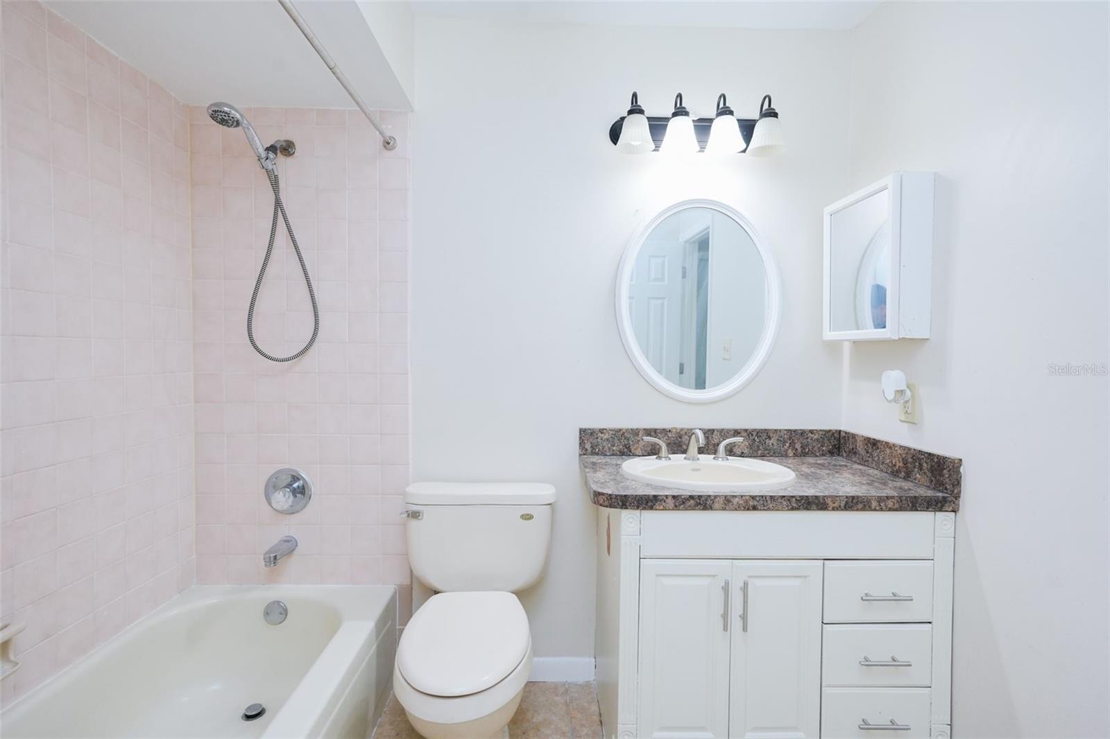 PINE GROVE CONDO AT BLOOMINGDALE - Residential