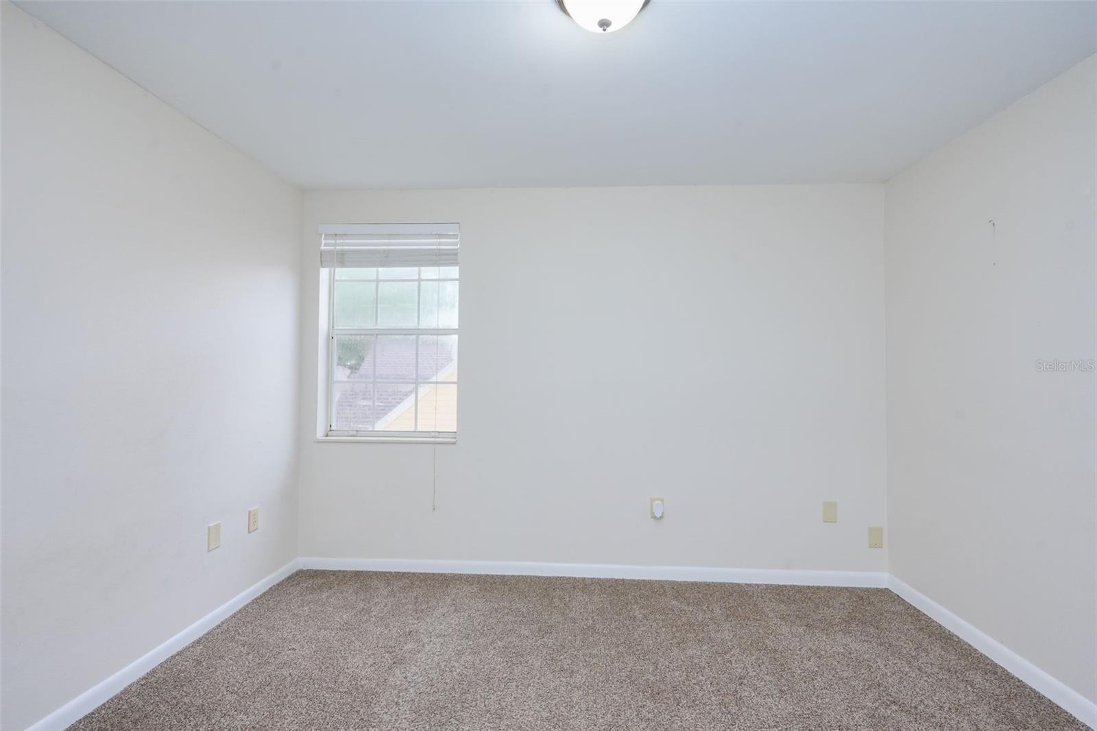PINE GROVE CONDO AT BLOOMINGDALE - Residential