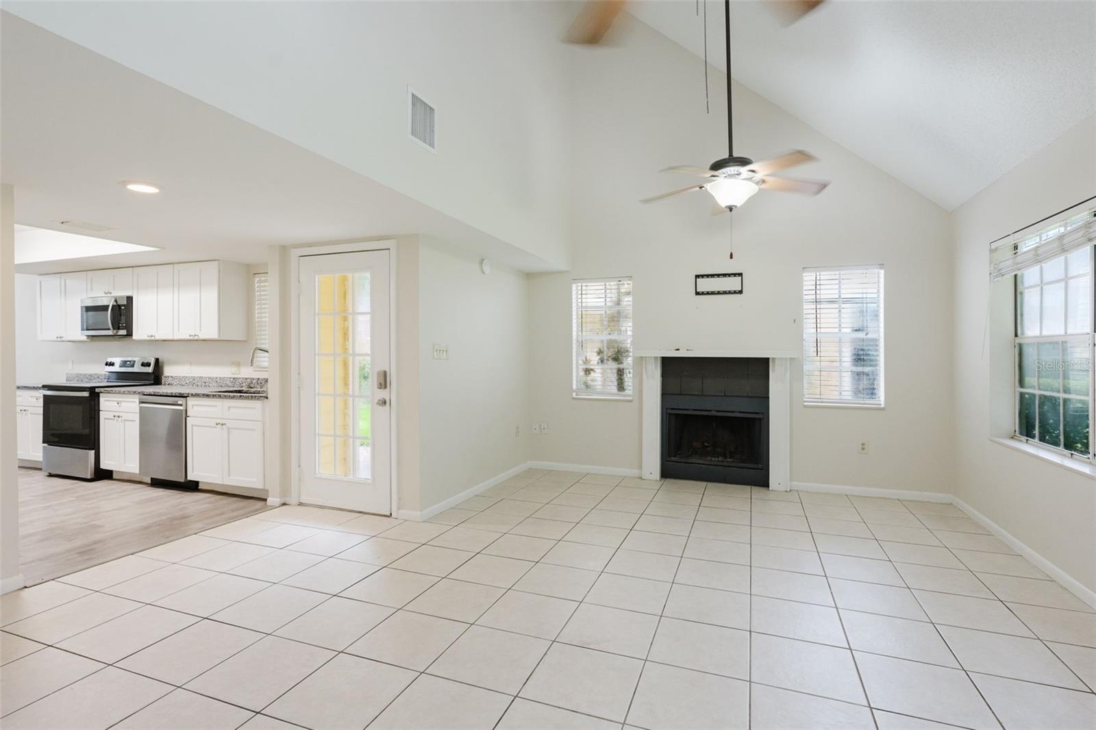PINE GROVE CONDO AT BLOOMINGDALE - Residential