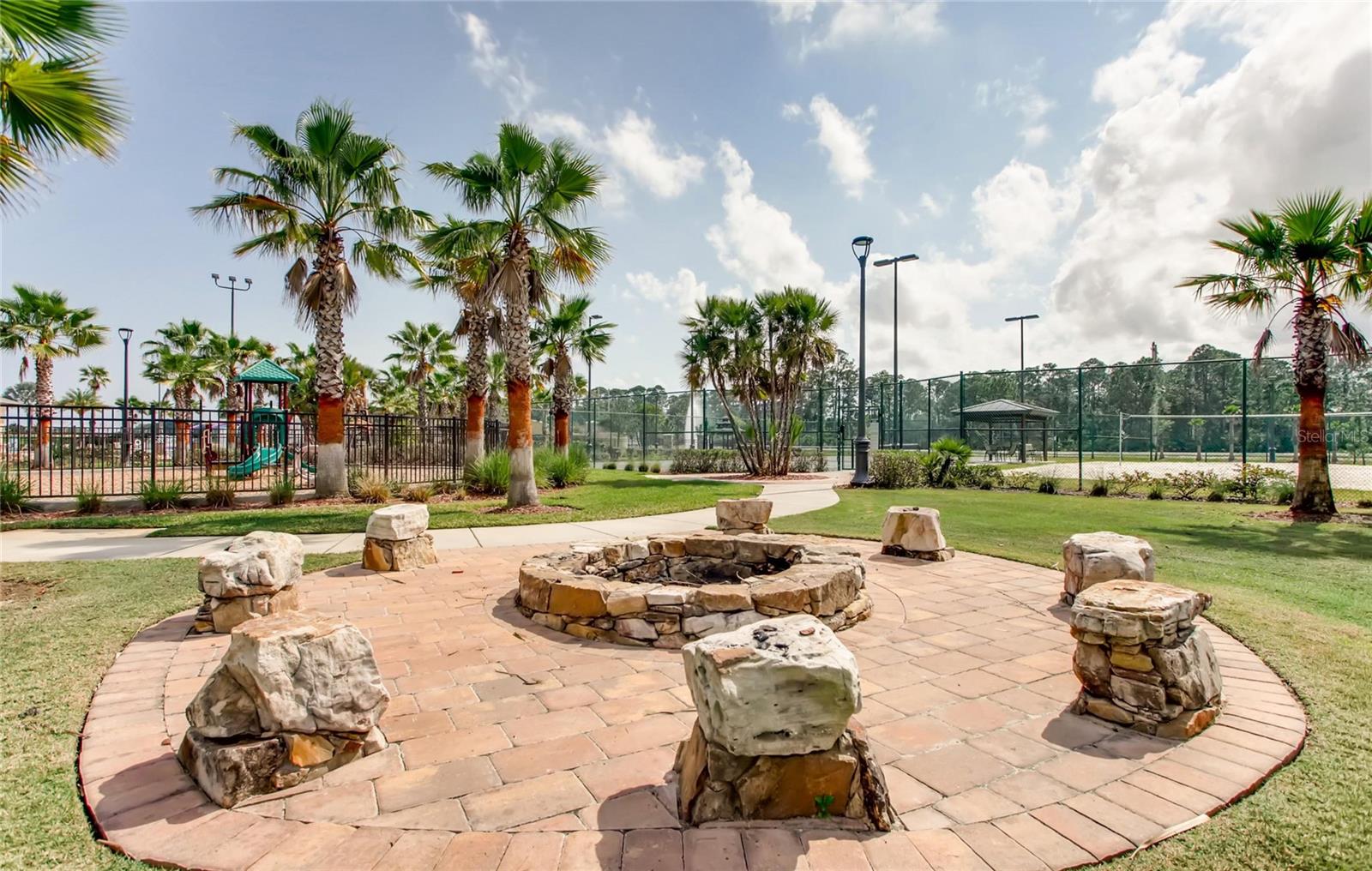 SAWGRASS LAKES THE WILLOWS - Residential