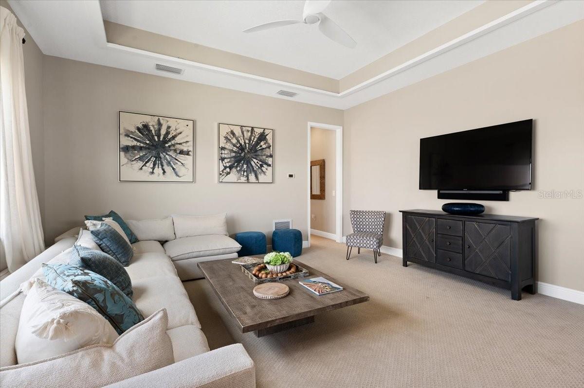 LAKEHOUSE COVE AT WATERSIDE - Residential