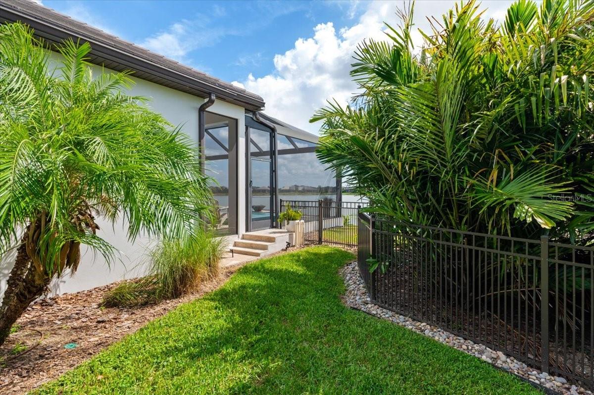 LAKEHOUSE COVE AT WATERSIDE - Residential