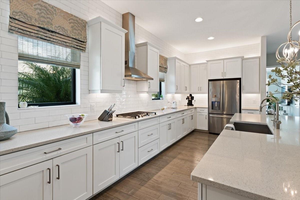 LAKEHOUSE COVE AT WATERSIDE - Residential