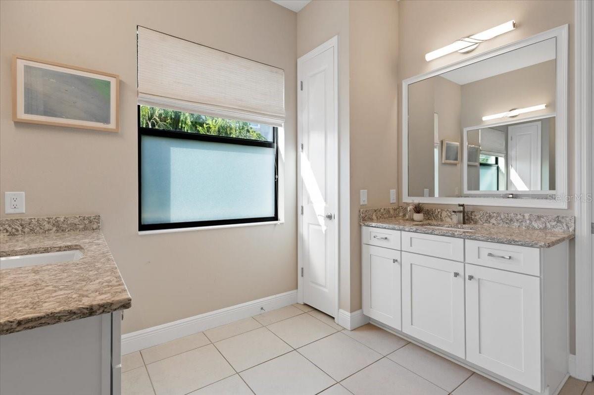 LAKEHOUSE COVE AT WATERSIDE - Residential