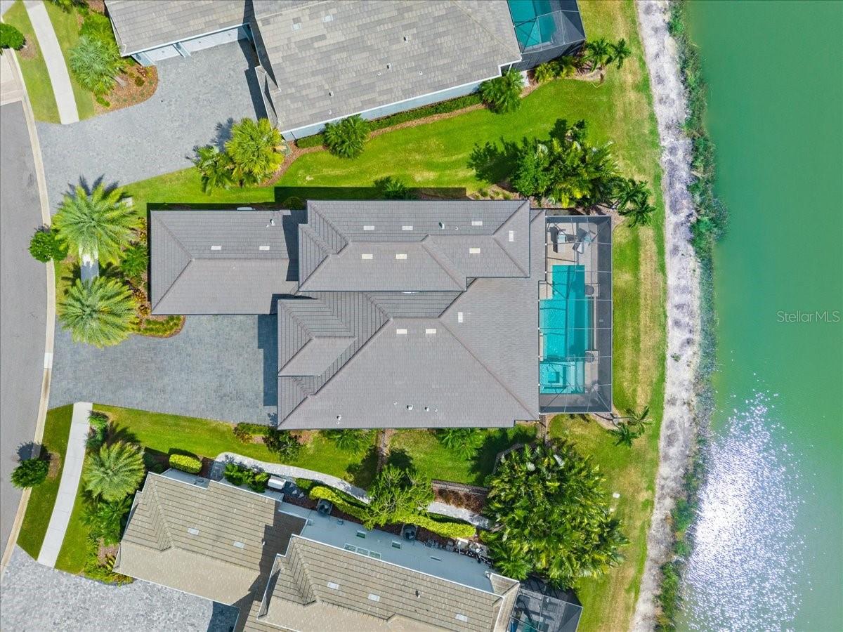 LAKEHOUSE COVE AT WATERSIDE - Residential