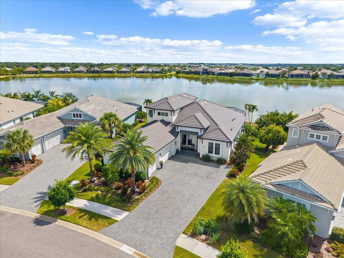 LAKEHOUSE COVE AT WATERSIDE - Residential