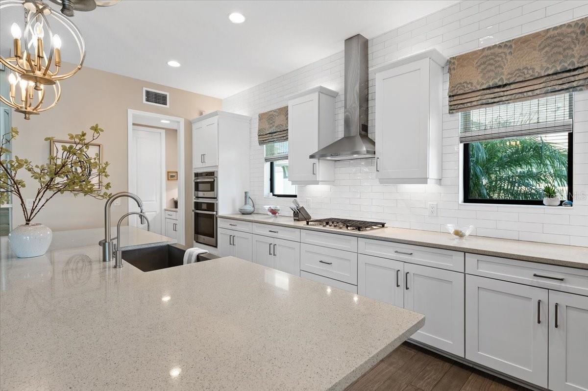 LAKEHOUSE COVE AT WATERSIDE - Residential