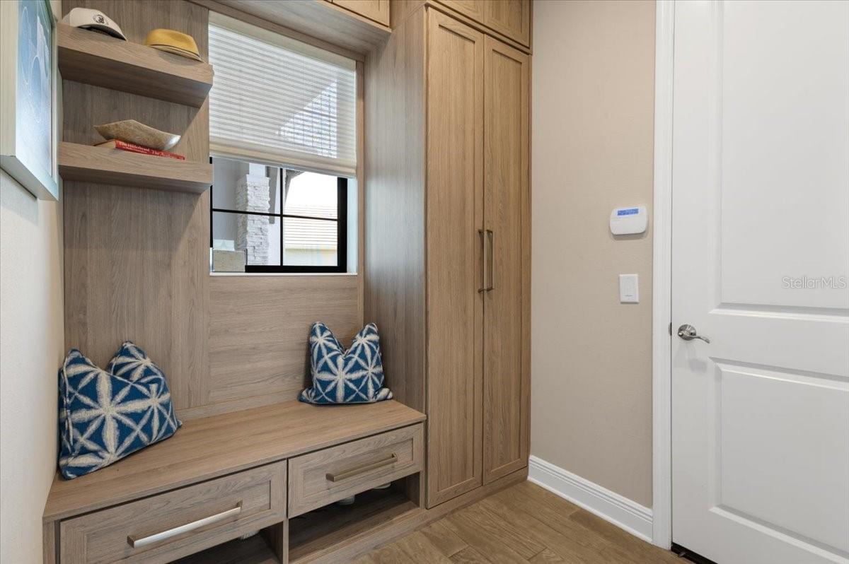 LAKEHOUSE COVE AT WATERSIDE - Residential