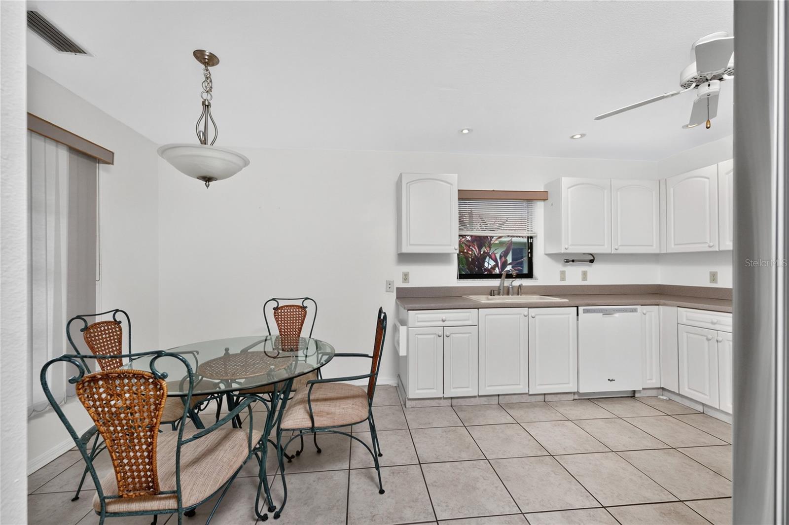 KINGSWAY GOLF VILLAS FIRST ADD - Residential