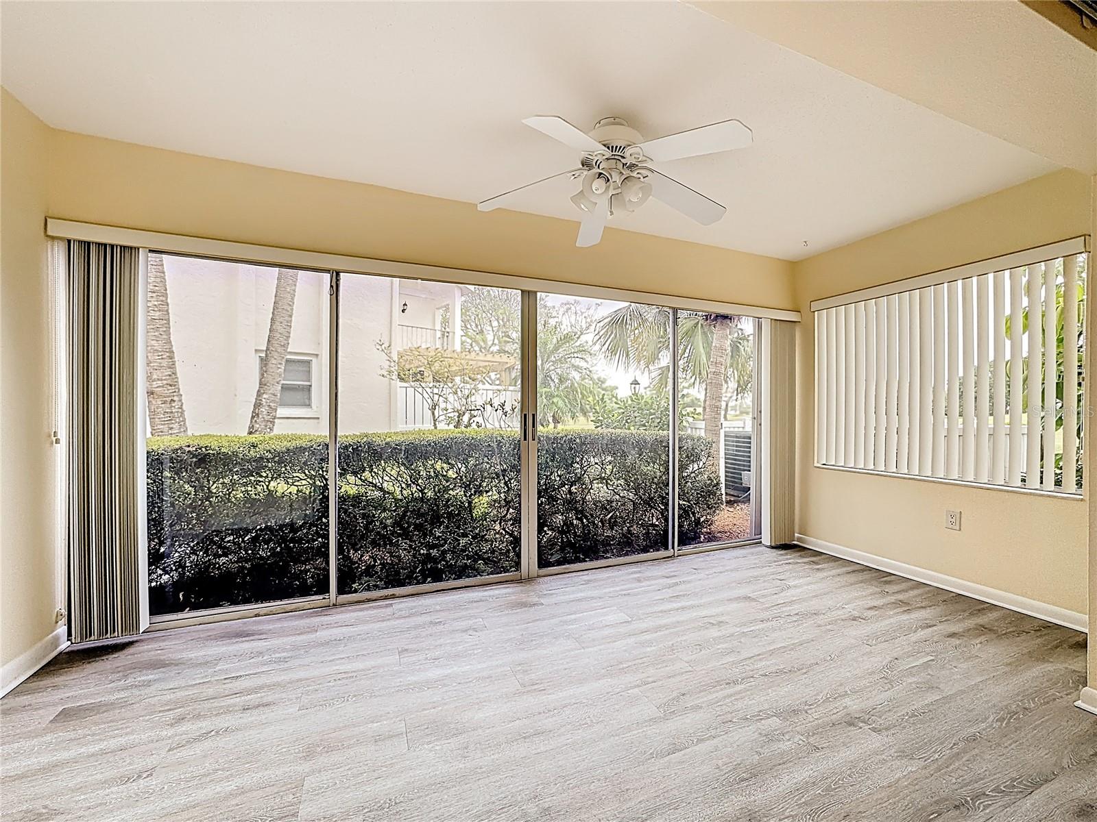 CAPRI WEST - Residential