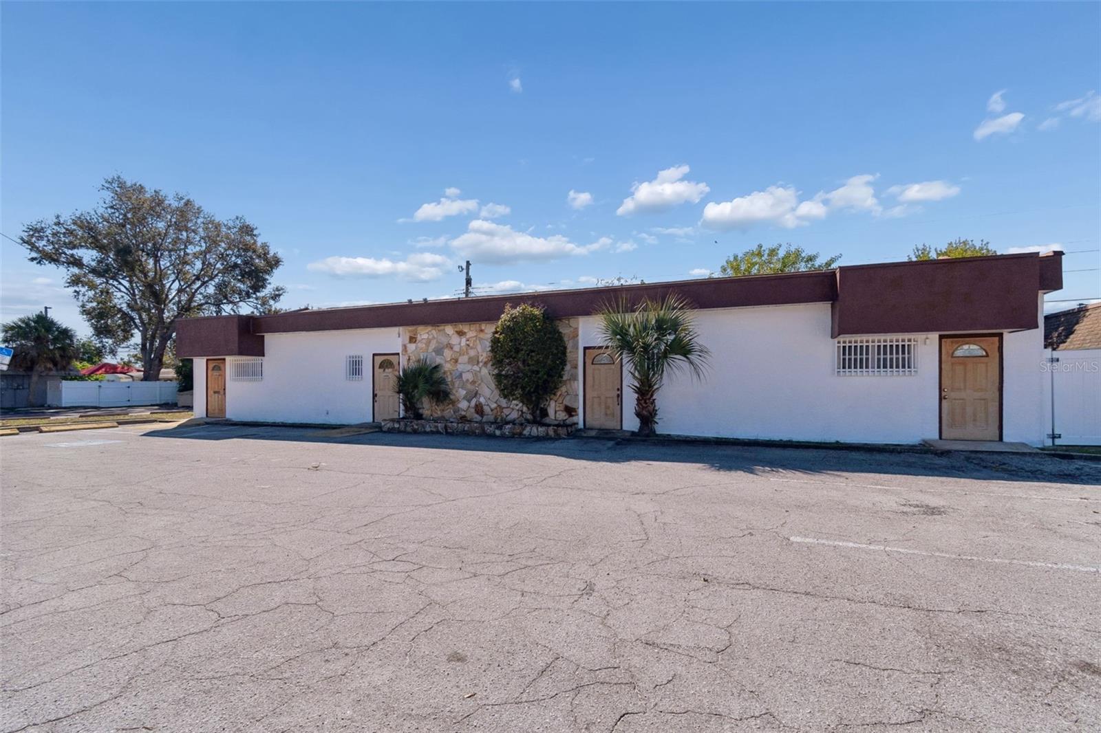 KORTSCHS WEDGEWOOD PARK TR A PT REP - Commercial Sale