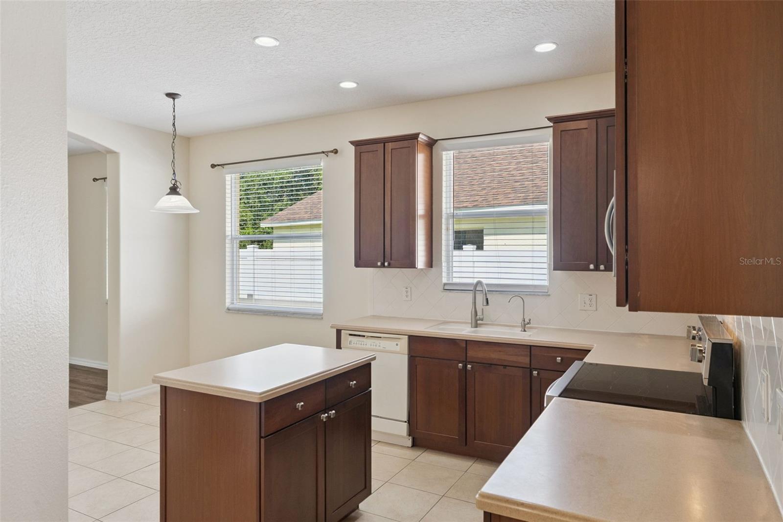 WATERFORD TRLS PH I - Residential Lease