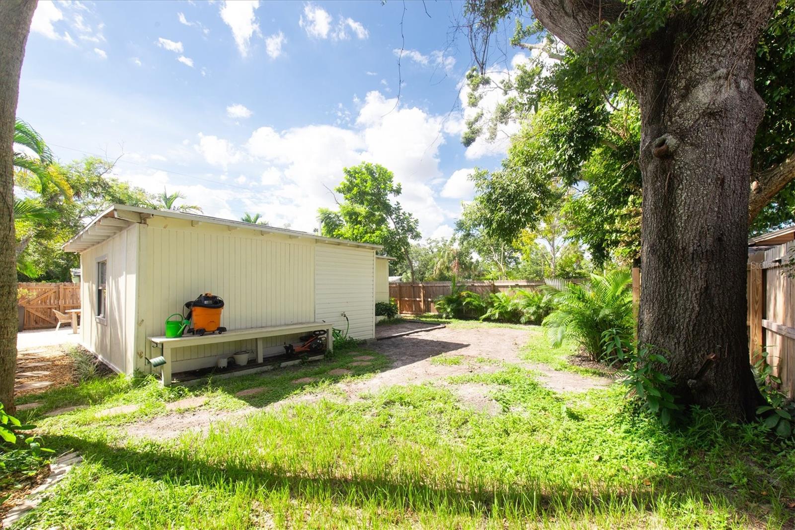TANGERINE BUS CENTER SUB - Residential