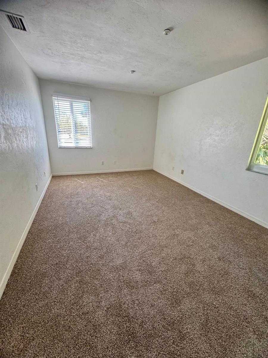 WESTCHESTER WOODS PH 02 - Residential Lease