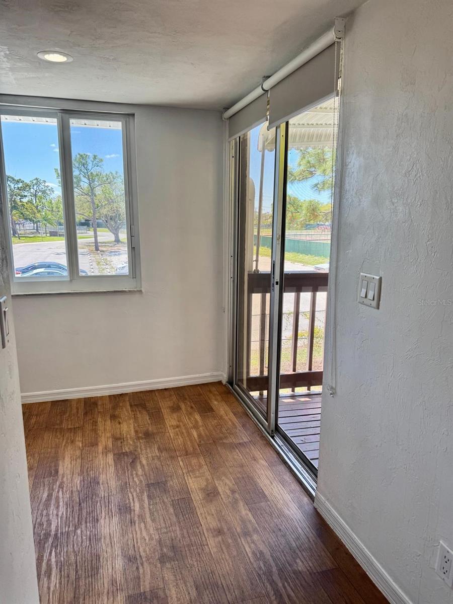 WESTCHESTER WOODS PH 02 - Residential Lease