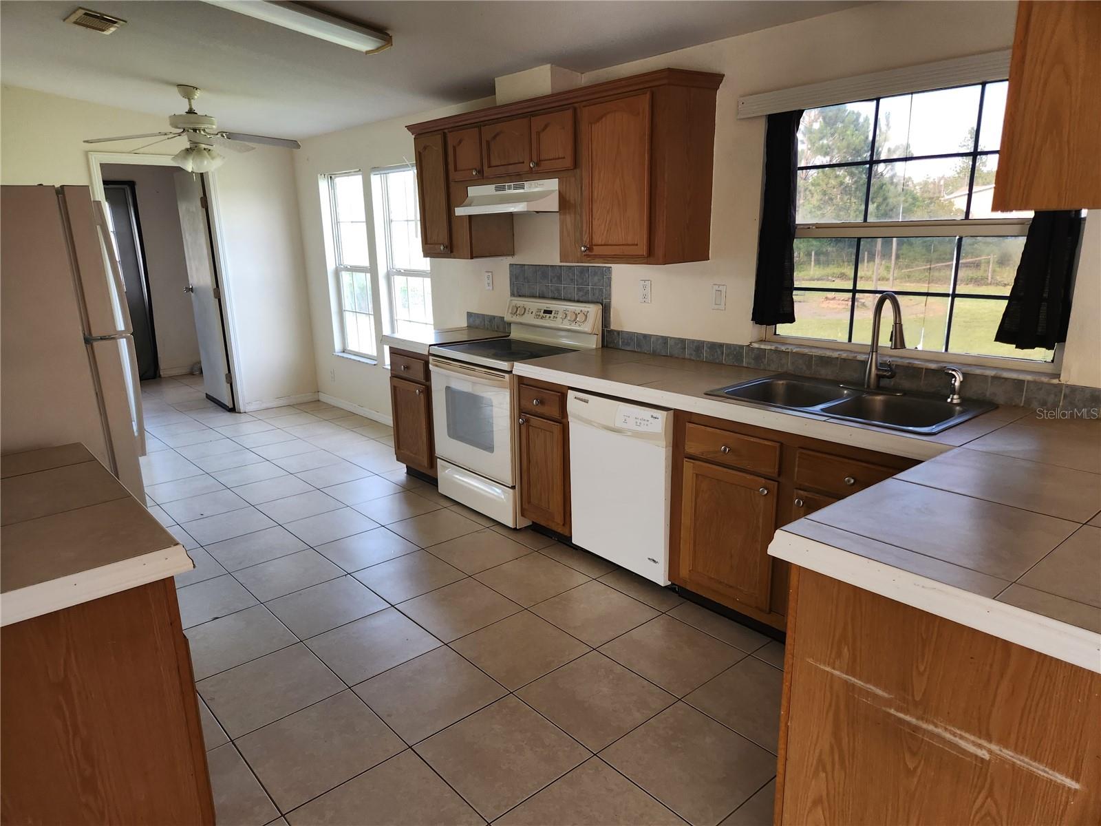 CANAVERAL ACRES 2 - Residential Lease