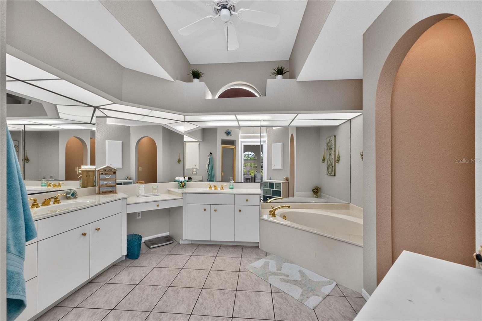 CHARLOTTE PARK - Residential