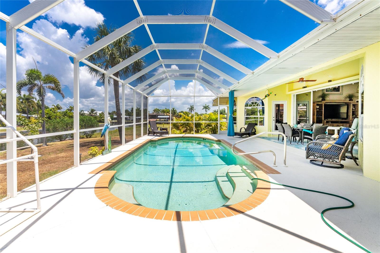 CHARLOTTE PARK - Residential