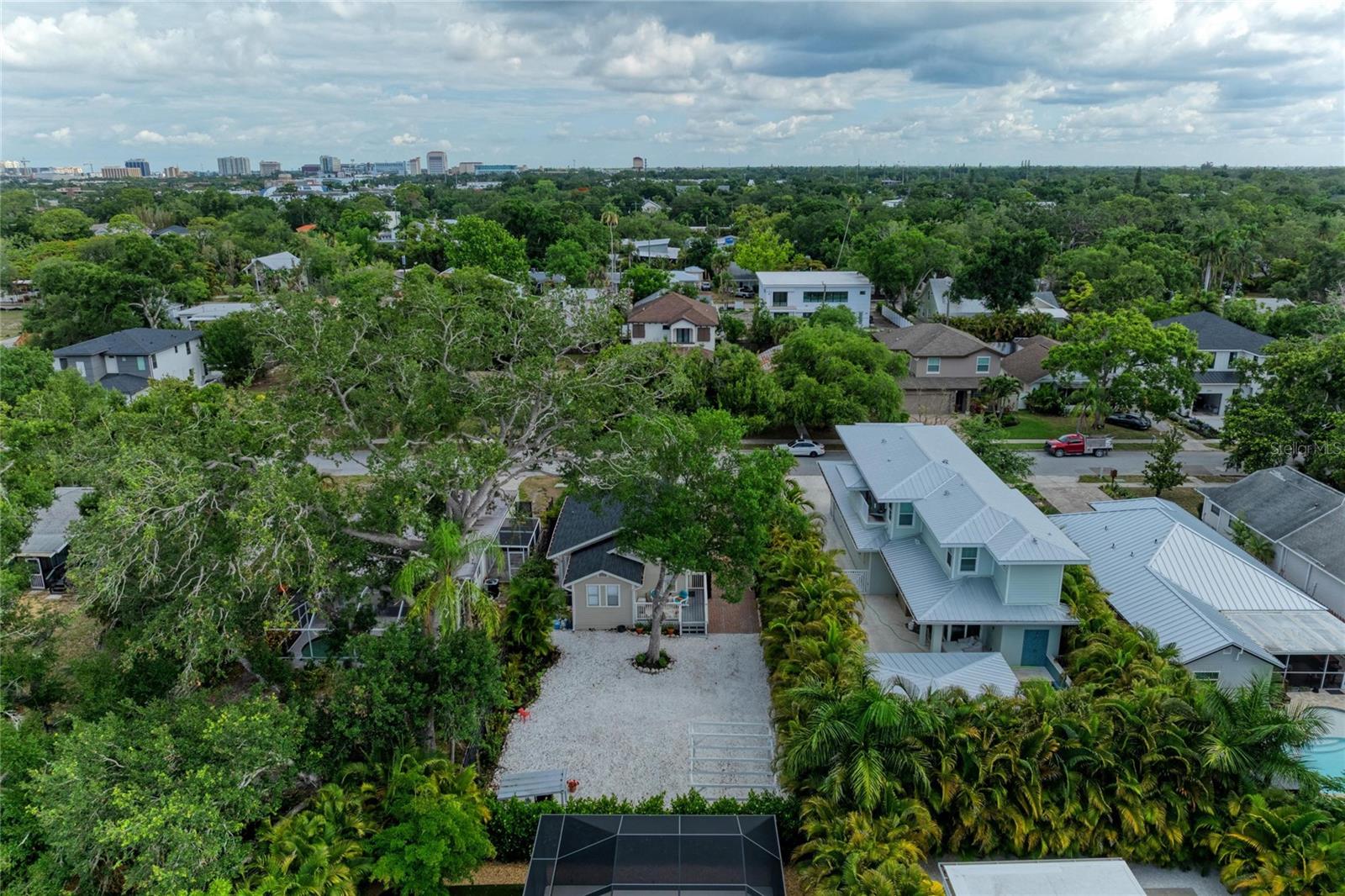 LA LINDA TERRACE - Residential