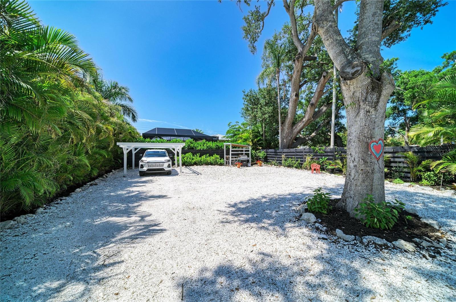 LA LINDA TERRACE - Residential