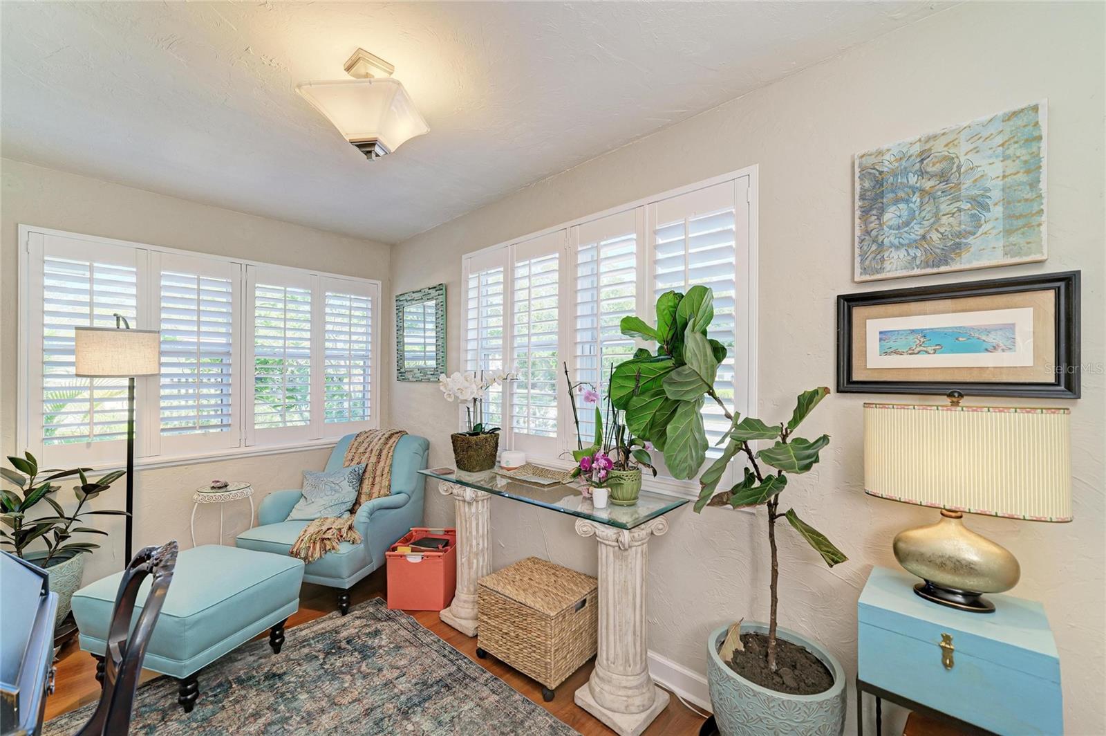 LA LINDA TERRACE - Residential