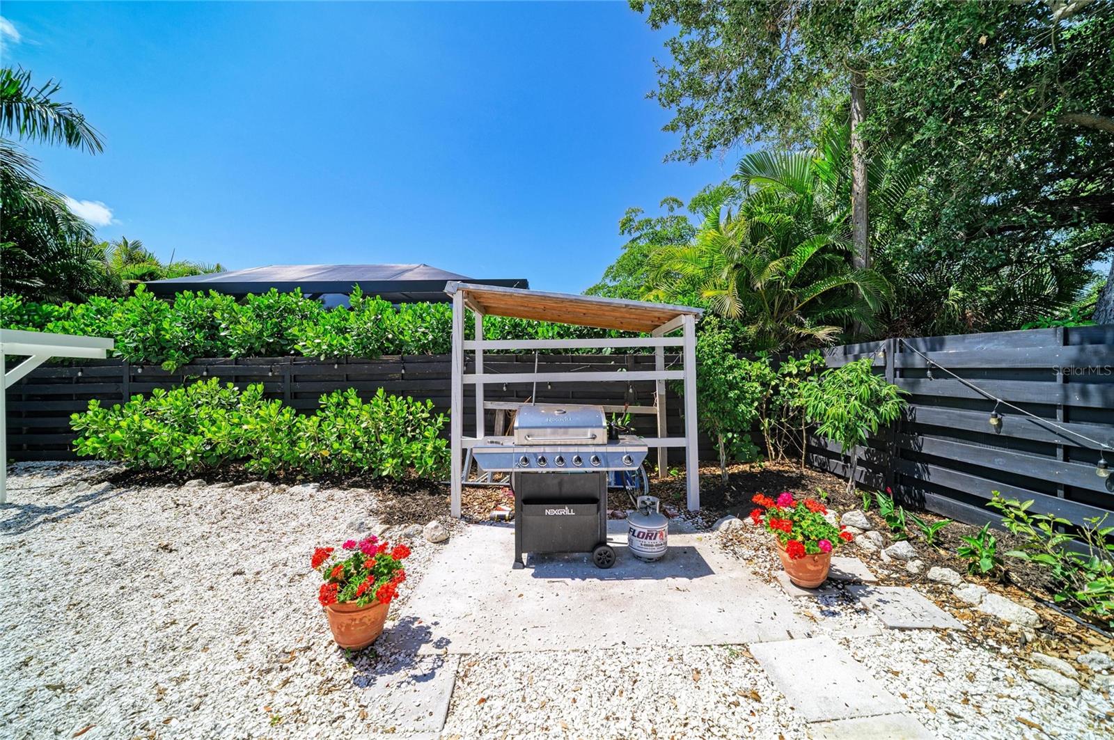 LA LINDA TERRACE - Residential