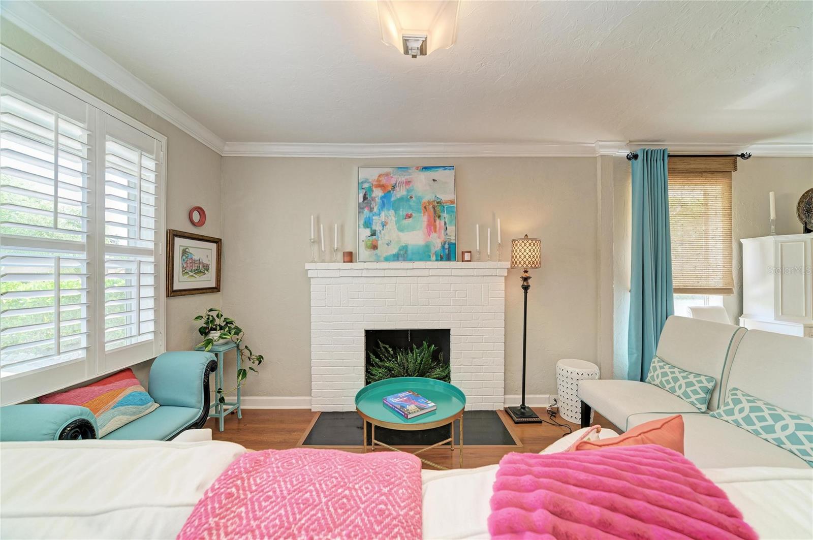 LA LINDA TERRACE - Residential