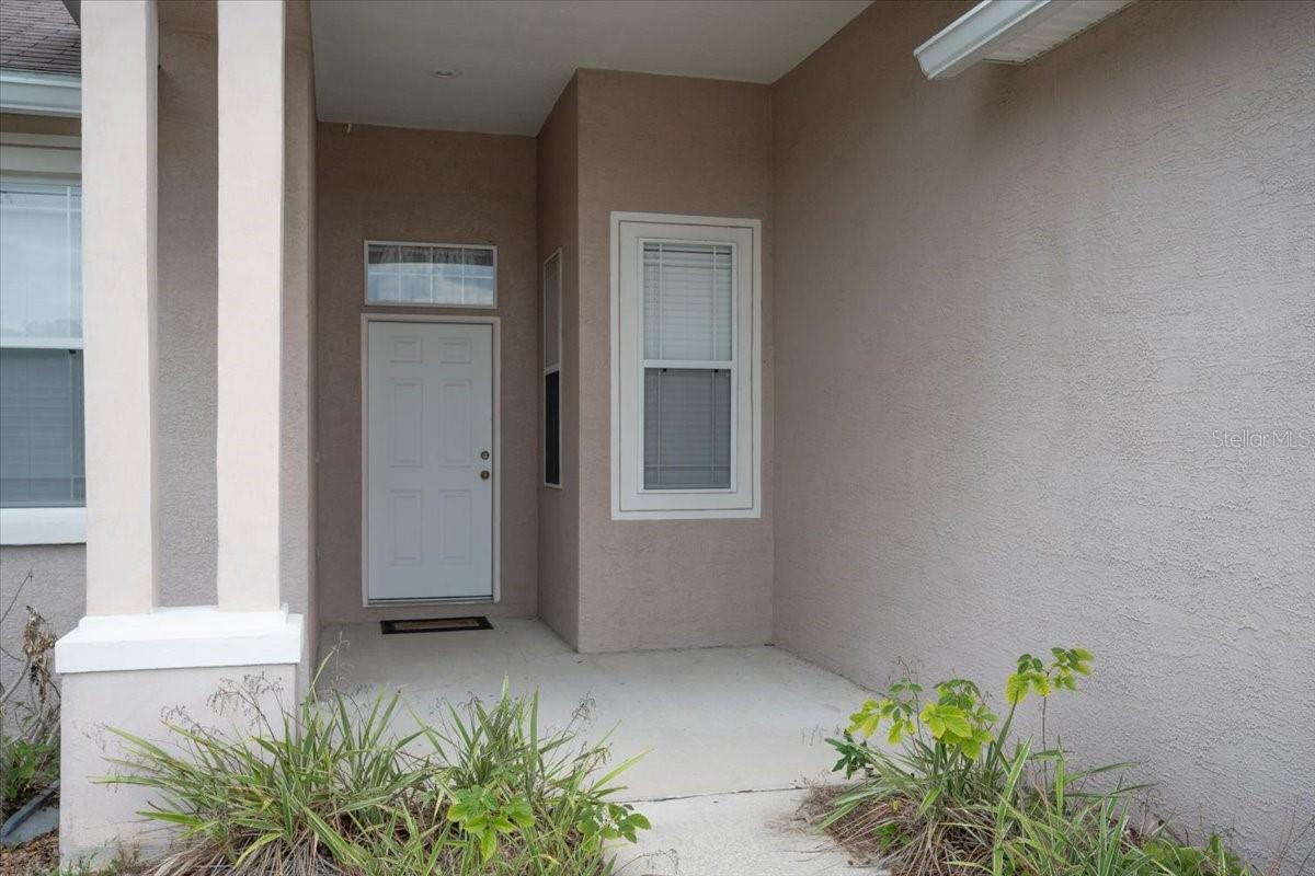 Welcome to this spacious 3-bedroom, 2-bath home with a dedicated office/flex room in the Oak Preserve neighborhood of Winter Haven. Offering a popular split-bedroom floor plan, generously sized rooms, an open-concept layout, and attached two-car garage, this home provides the space and flexibility today's buyers are looking for. The kitchen serves as the heart of the home, featuring abundant cabinet and counter space, two pantries, a breakfast bar, and a large dining nook with room for a full-sized table and chairs. The kitchen flows seamlessly into the living room and formal dining area, creating an ideal setup for entertaining guests, hosting holidays, or simply enjoying everyday life. The private primary suite offers a spacious retreat with a large walk-in closet and an ensuite bath featuring dual sinks, a soaking tub, and a separate shower. Two additional bedrooms and a generously sized office/den provide plenty of room for family, guests, remote work, hobbies, or a playroom.
Outside, the fenced backyard offers privacy and space to enjoy the Florida lifestyle. A standout feature of the property is the detached 10' x 20' workshop complete with electricity and its own mini-split air conditioning system. Whether you need a workshop, home gym, studio, storage space, or a place to pursue your hobbies, this versatile building provides endless functionality. The home has been well maintained, and the sellers plan to install a new roof prior to closing, providing added value and peace of mind for the future owner. The yard is ready for a fresh landscaping vision, creating an opportunity to personalize the outdoor space and enhance the home's curb appeal. Conveniently located near shopping, dining, medical facilities, schools, and major roadways, this Winter Haven home combines a functional floor plan, flexible living spaces, a fenced yard, detached workshop, and an excellent location. If you've been searching for a move-in ready home with space to spread out and room to make it your own, this property deserves a closer look.