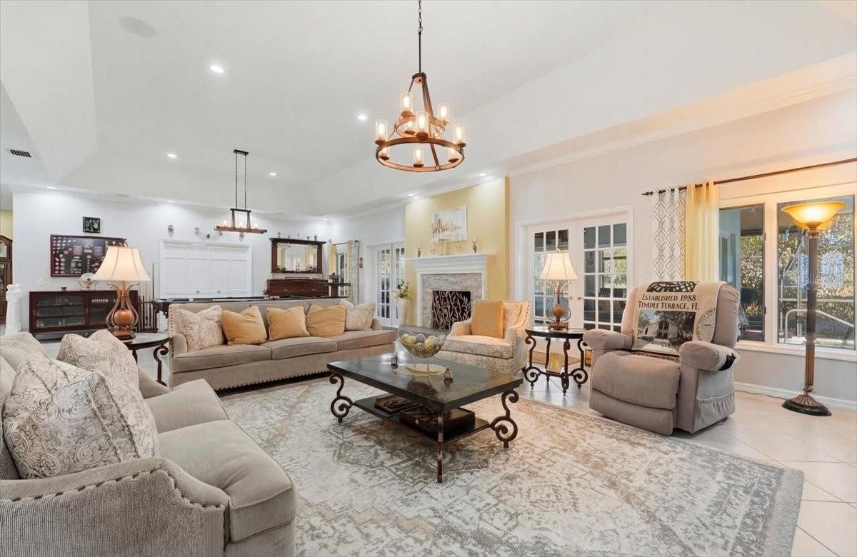 ARROWHEAD LAKE - Residential