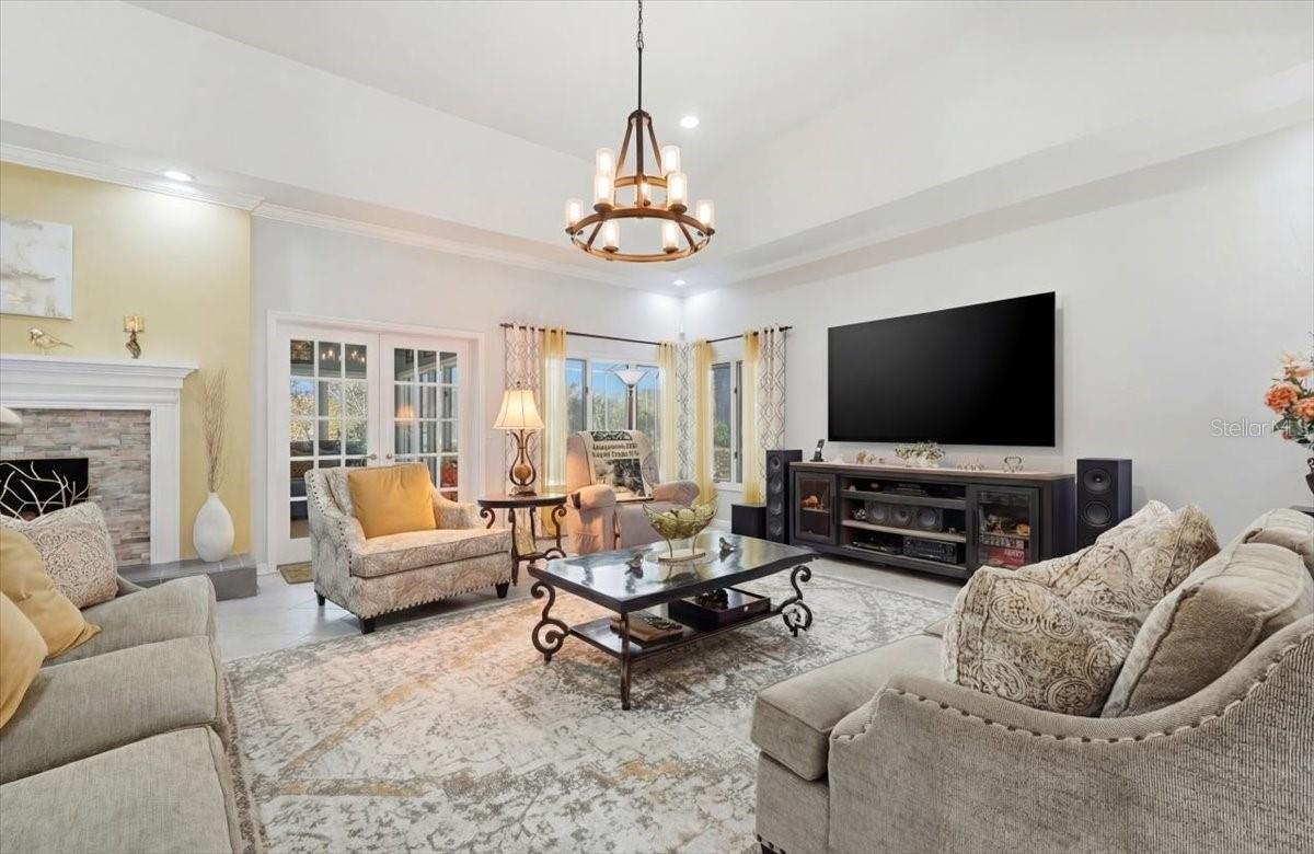 ARROWHEAD LAKE - Residential