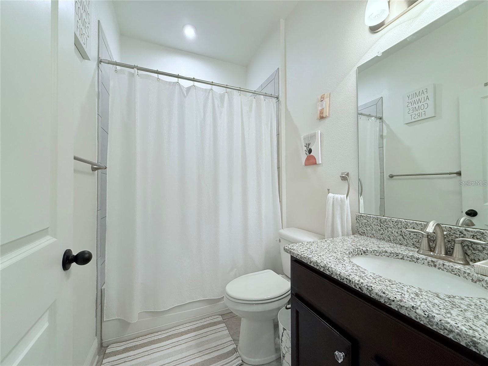 OAK CRK A-D PH 03 - Residential Lease
