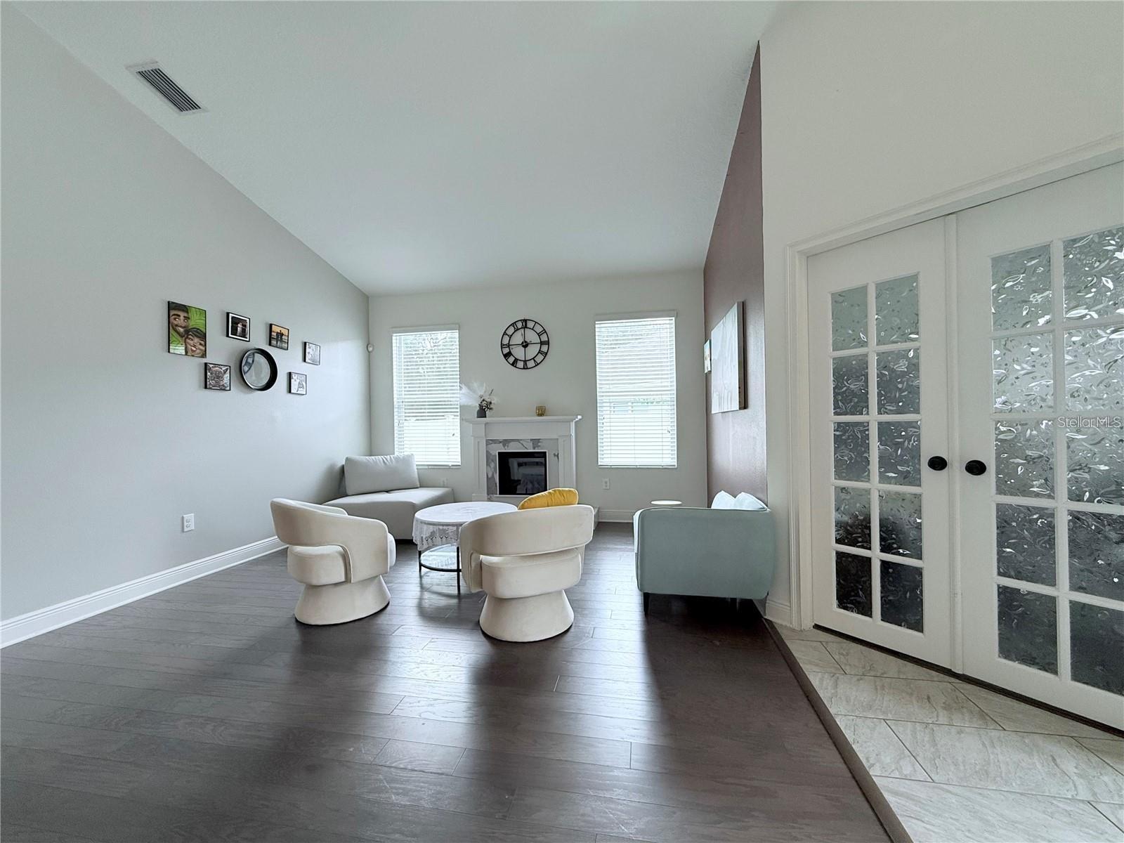 OAK CRK A-D PH 03 - Residential Lease