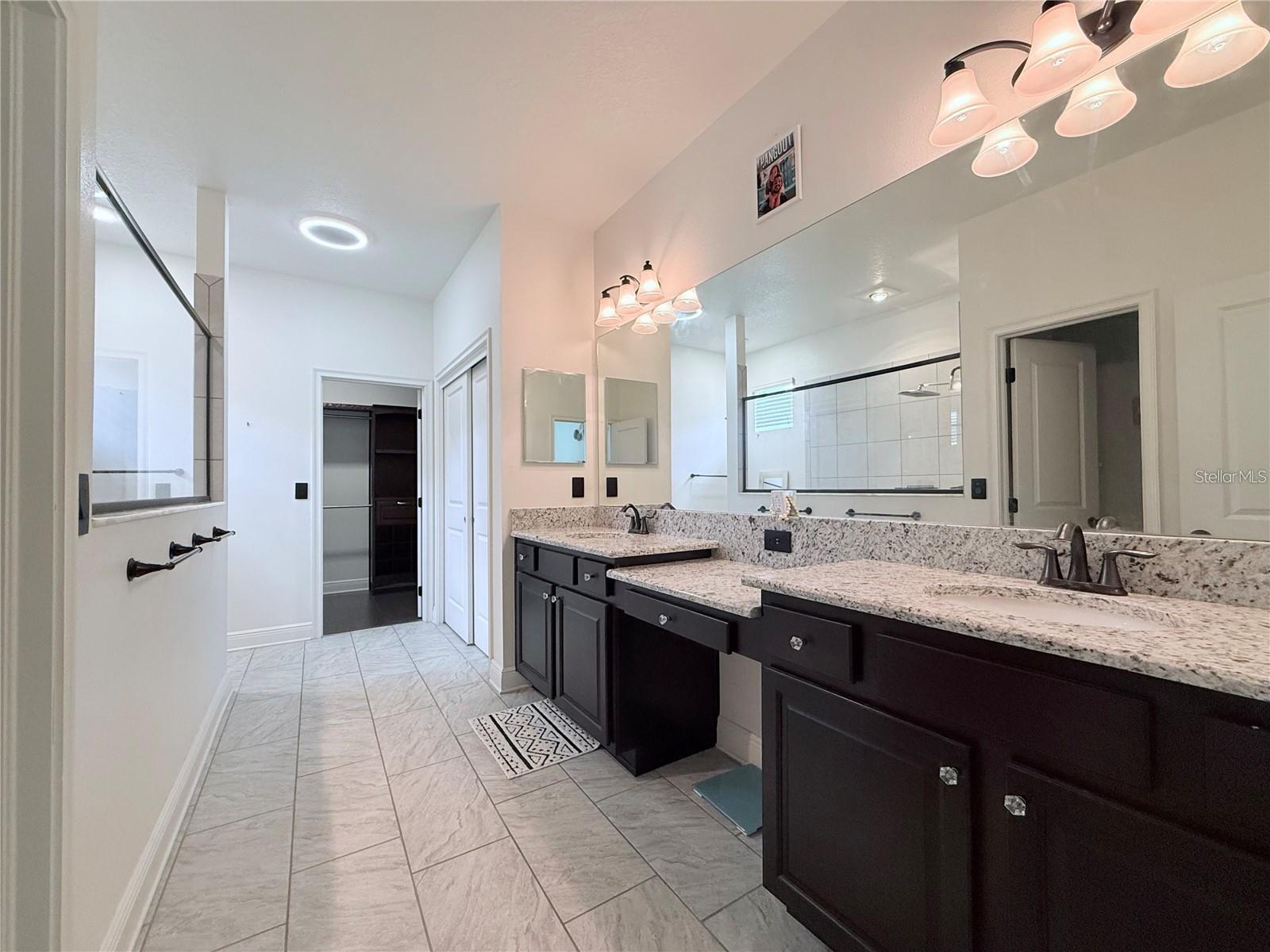 OAK CRK A-D PH 03 - Residential Lease