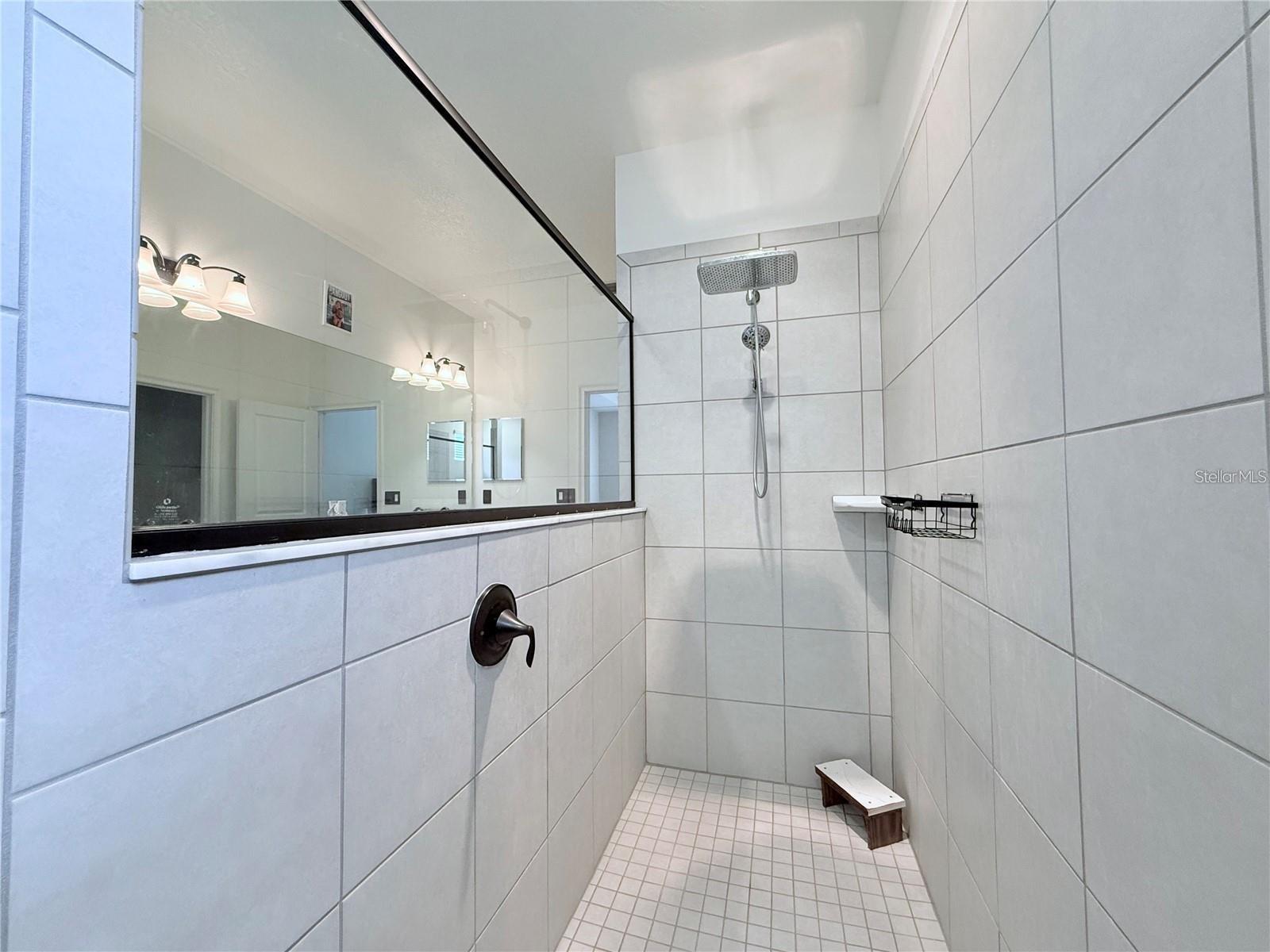OAK CRK A-D PH 03 - Residential Lease