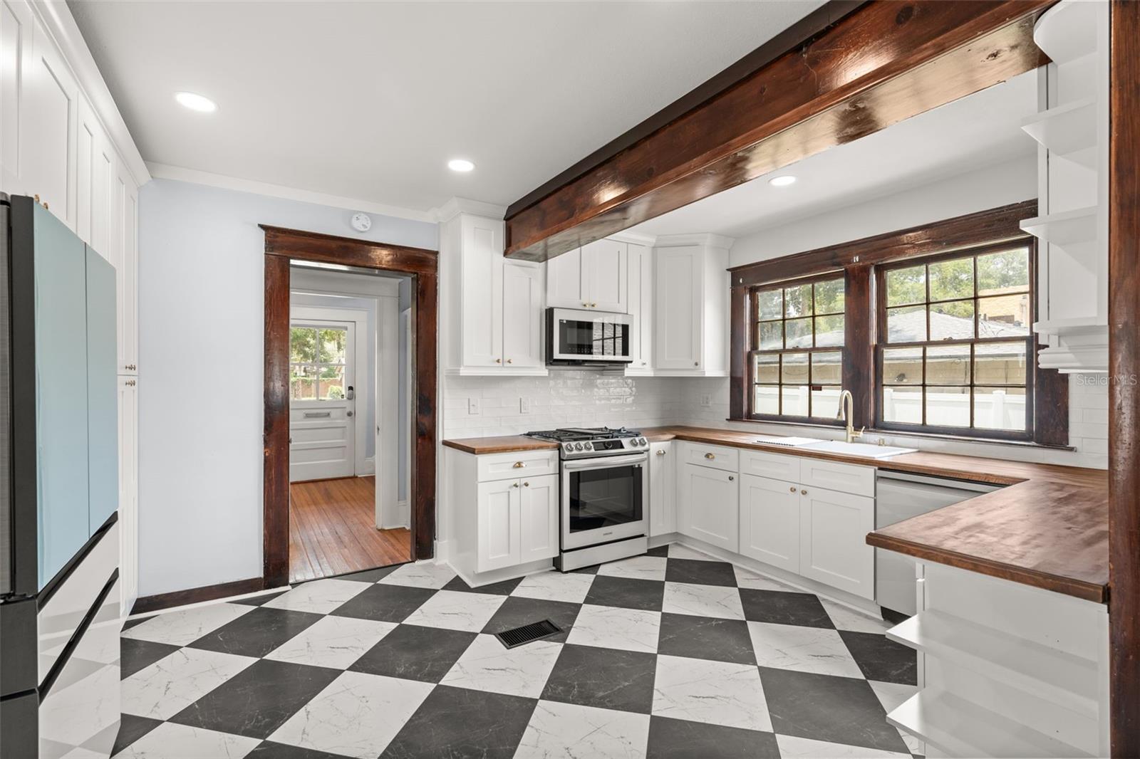 ROSE COURT - Residential