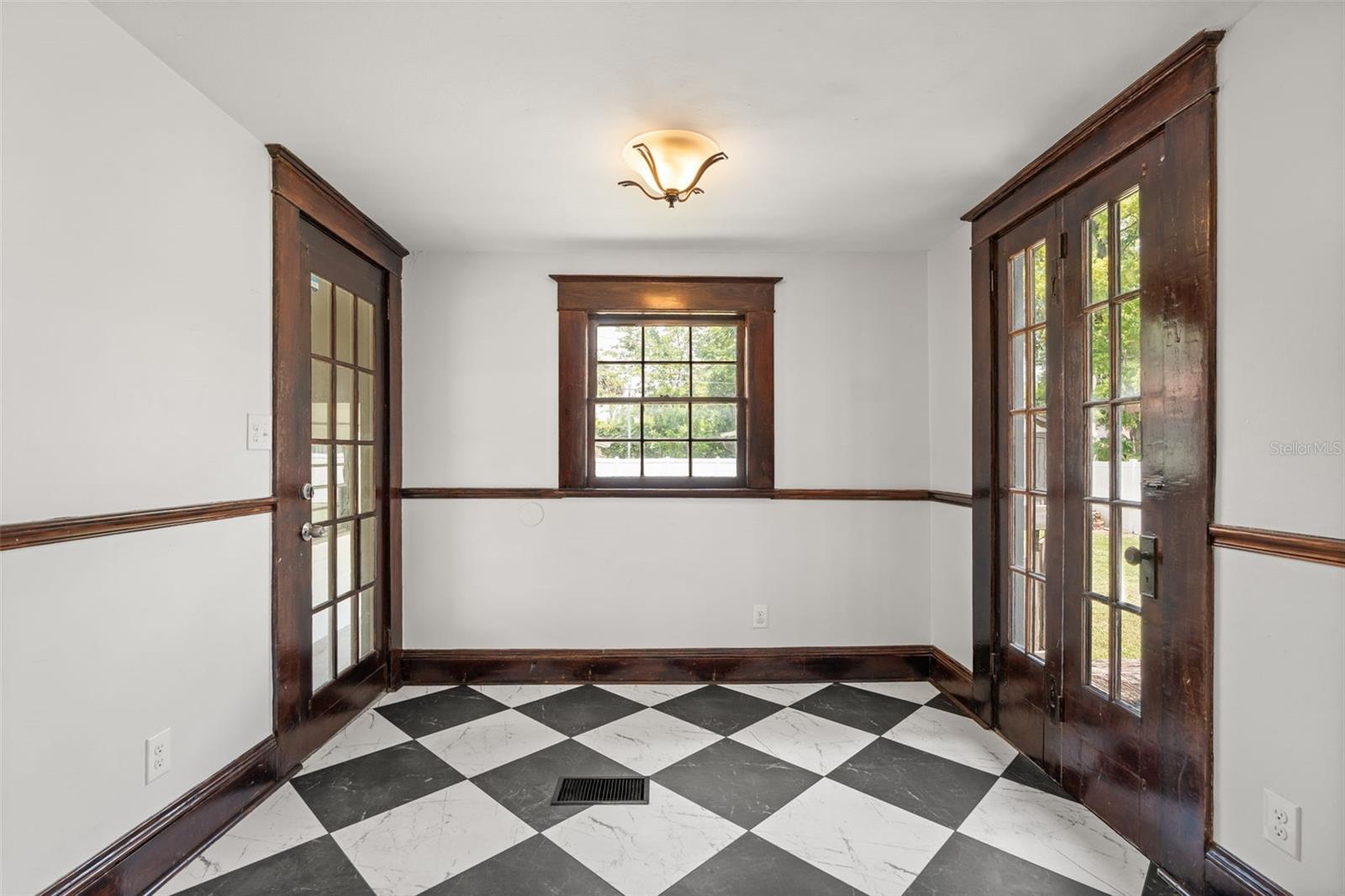 ROSE COURT - Residential