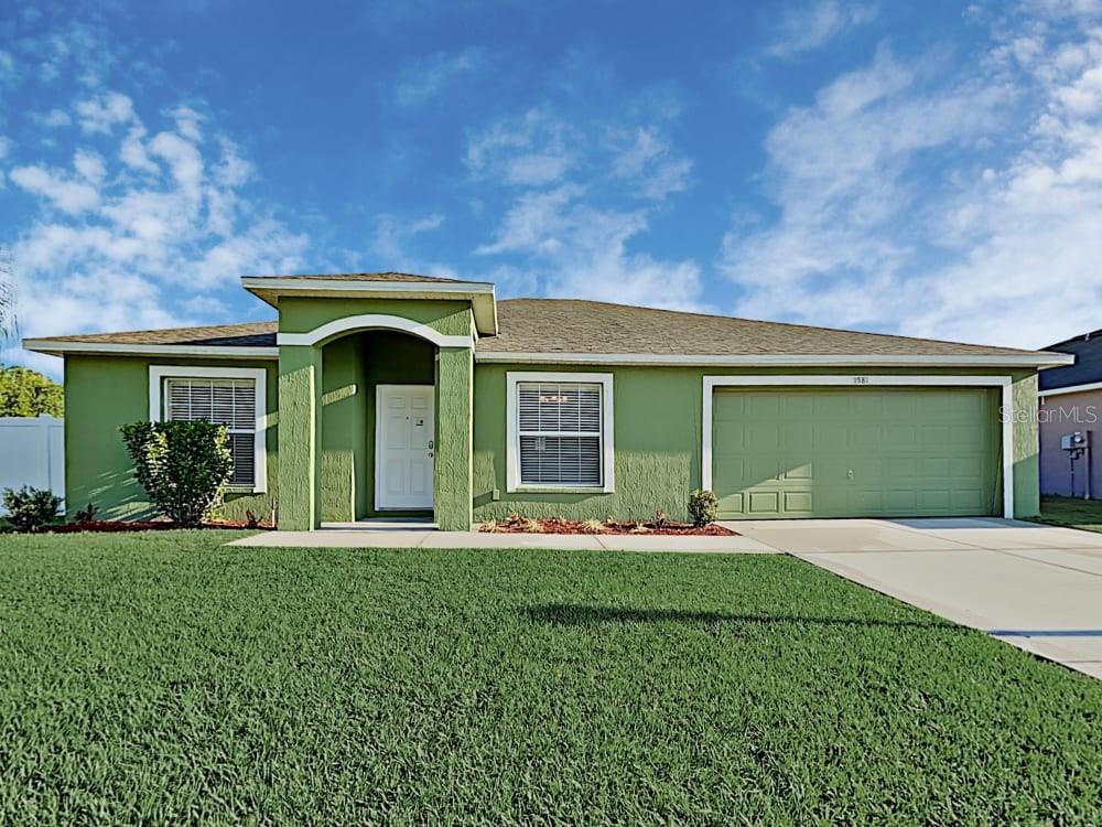 COUNTRY SQUARE - Residential Lease