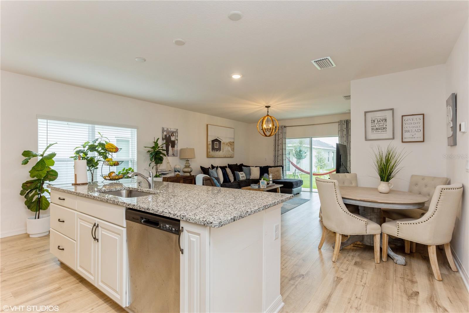 TRINITY LAKES PH 1 & 2 - Residential Lease