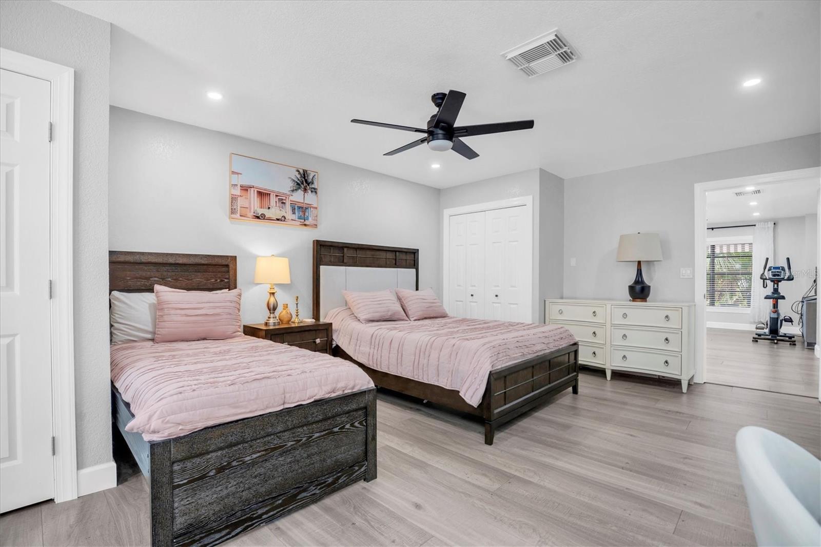 PINELLAS GROVES - Residential