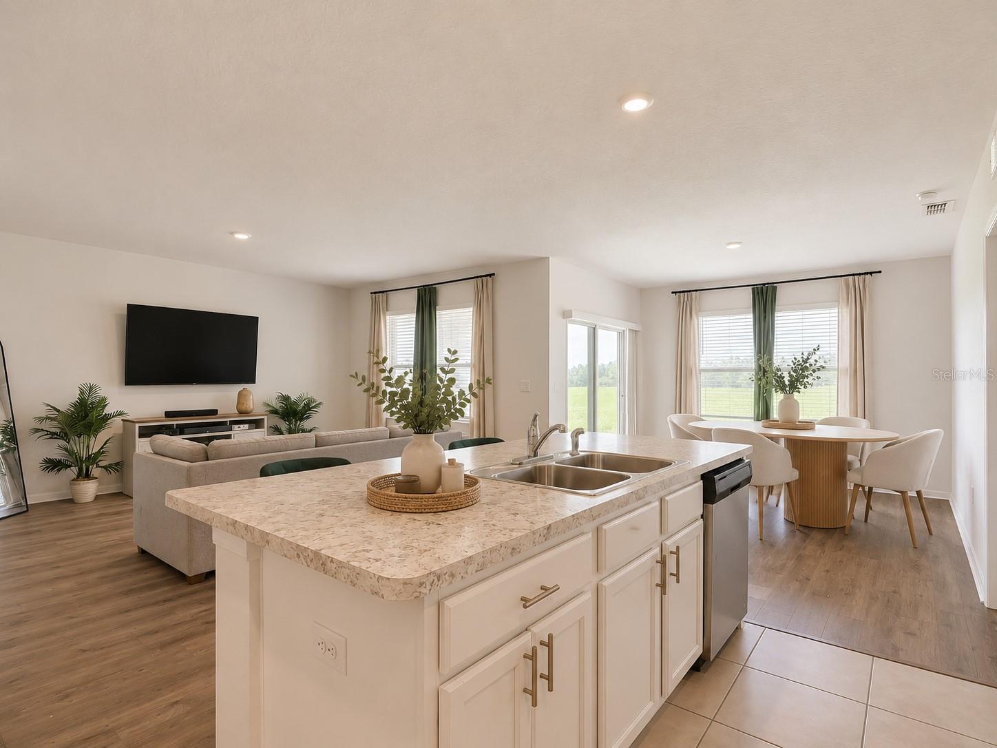 LUCERNE PARK RESERVE - Residential