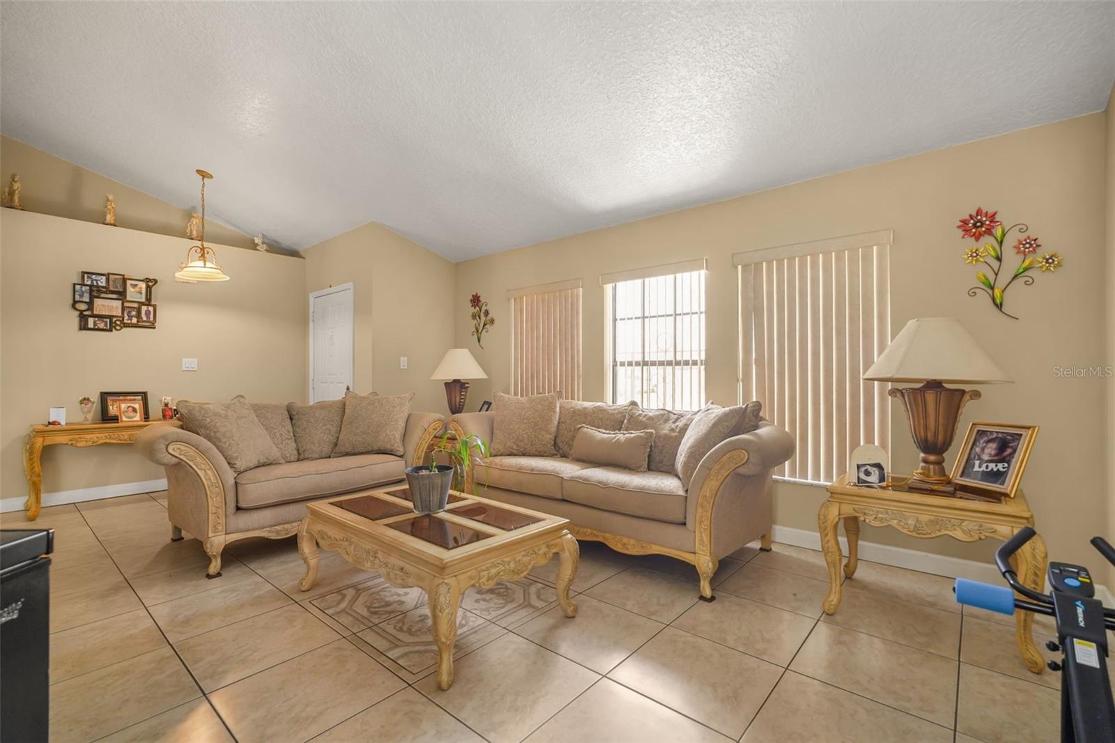 BVL UNIT 9 5TH ADD - Residential