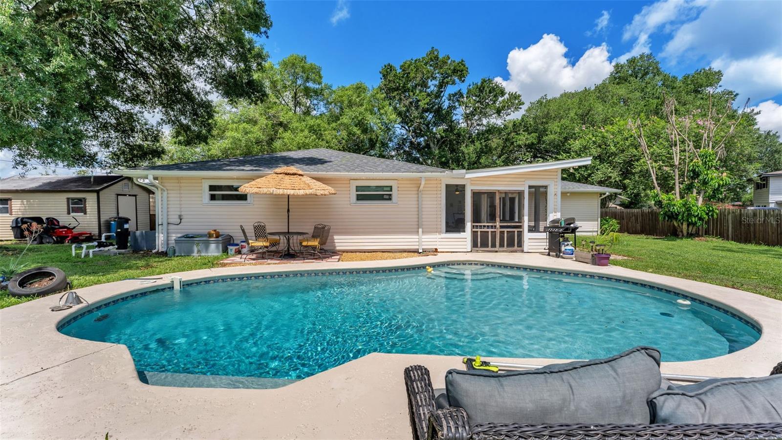 MERRIAM HEIGHTS - Residential