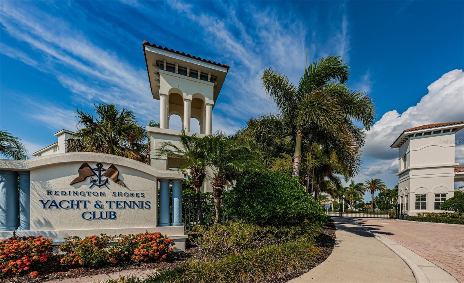 LAS FLORES CONDO - Residential