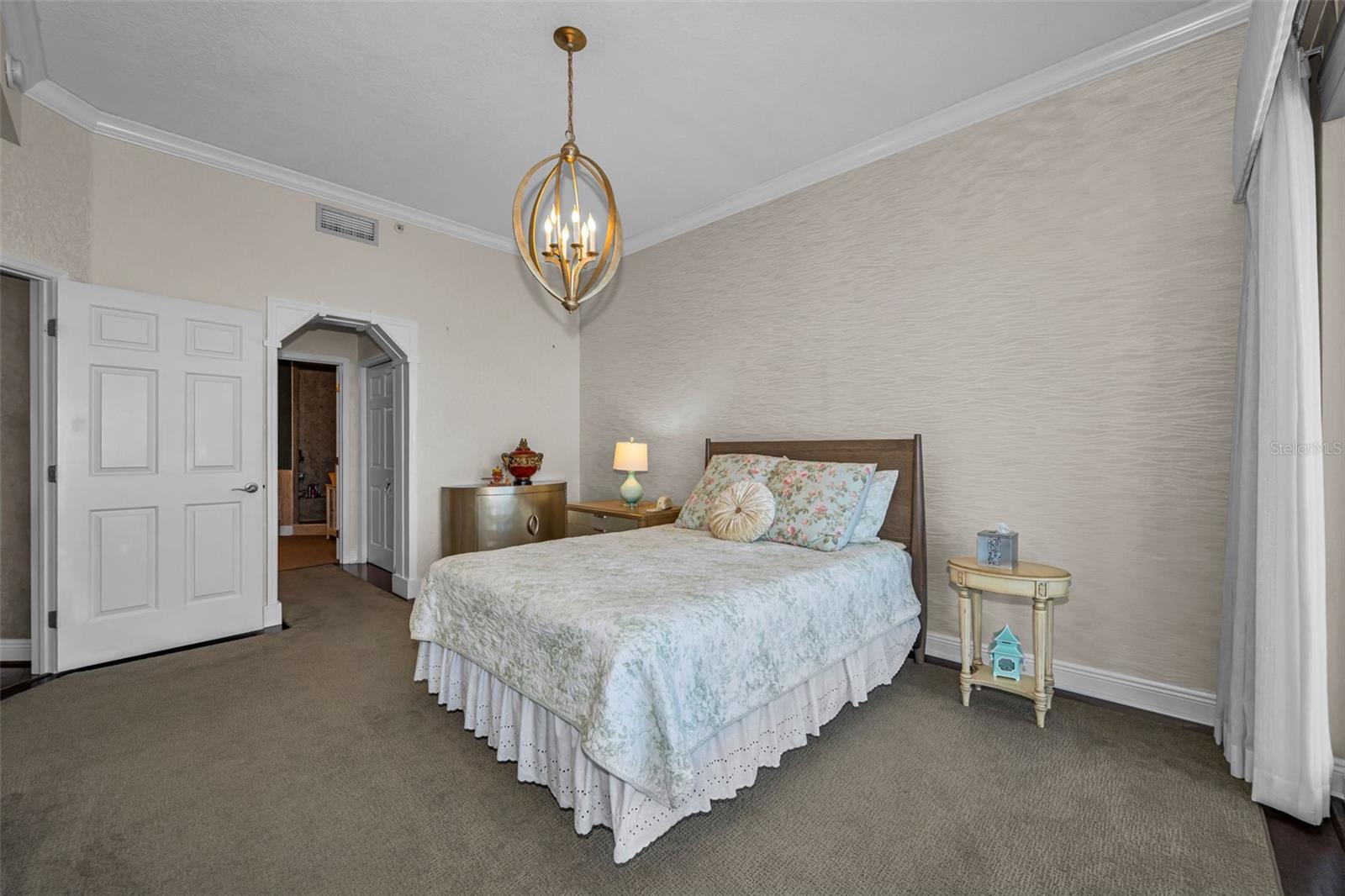 LAS FLORES CONDO - Residential
