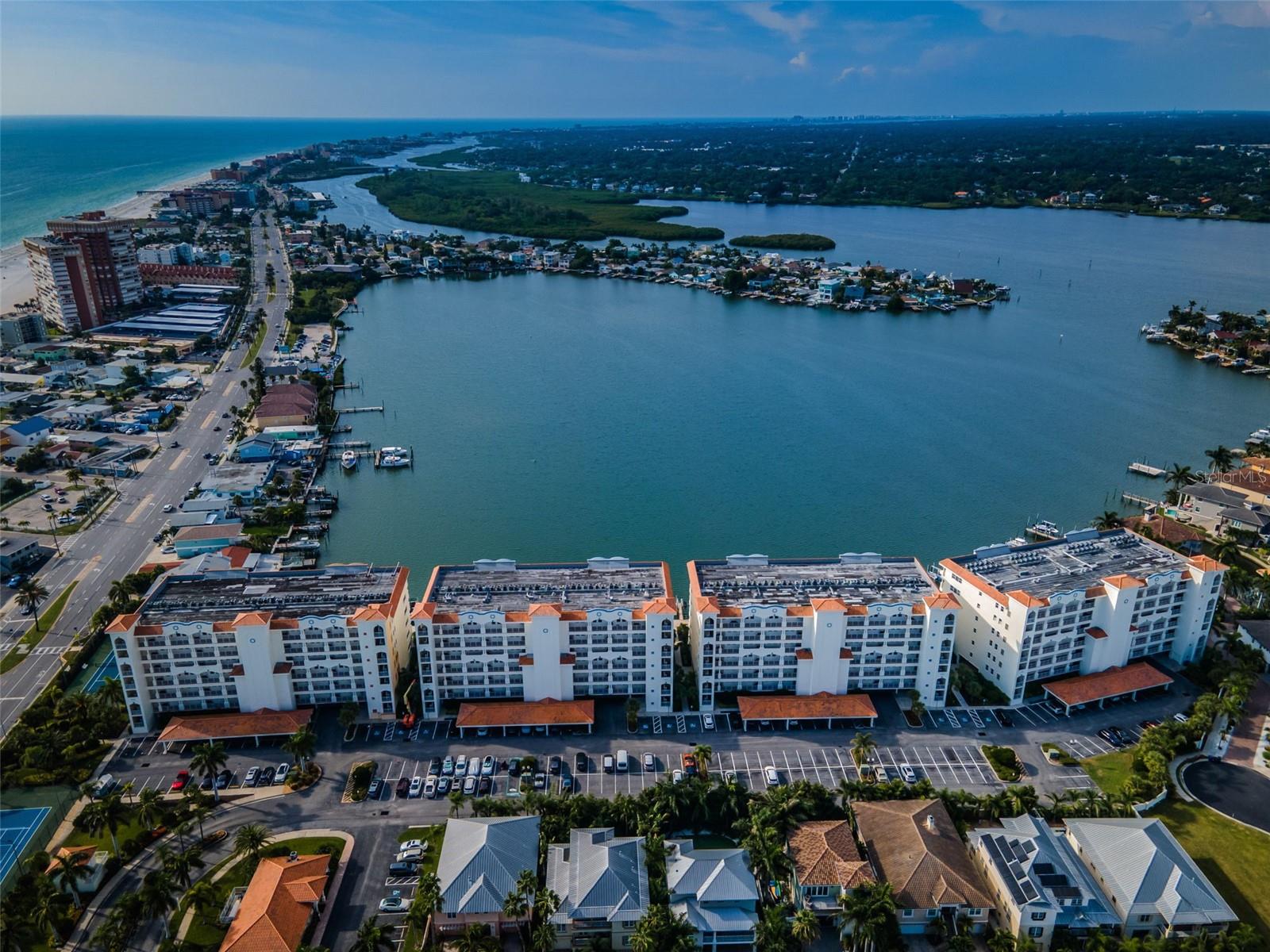 LAS FLORES CONDO - Residential